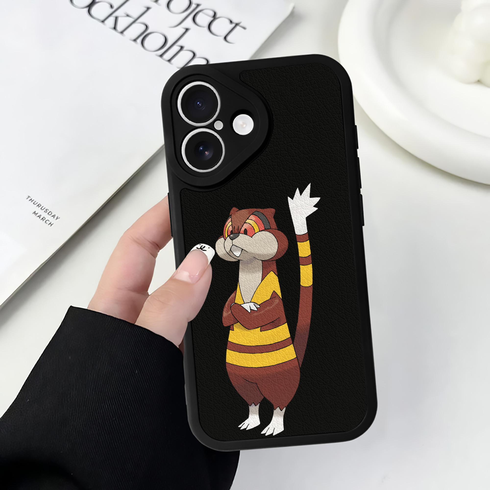 （画像用） ポケットモンスター Pokémon 【iPhone 16シリーズ対応】シリコンスマホケース（レザー調） 材質：シリコン